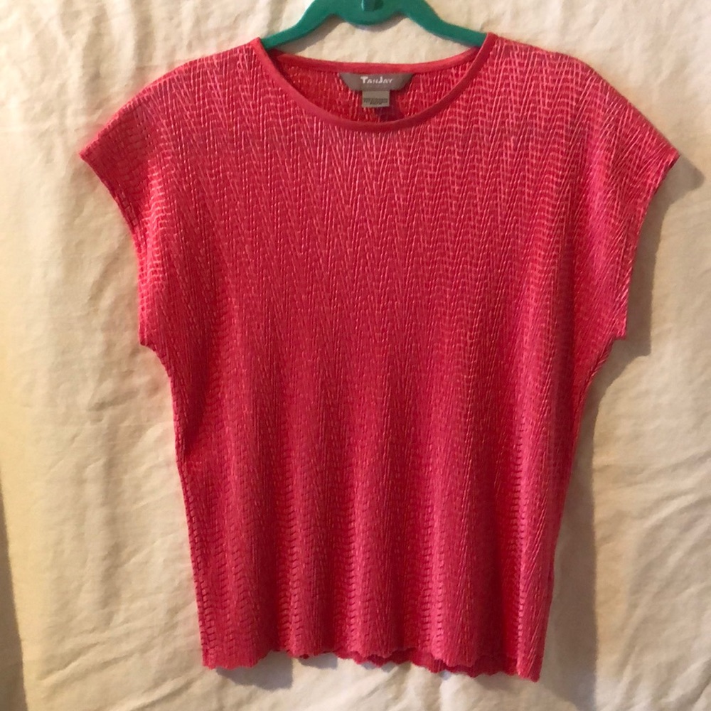 Sleeveless shell